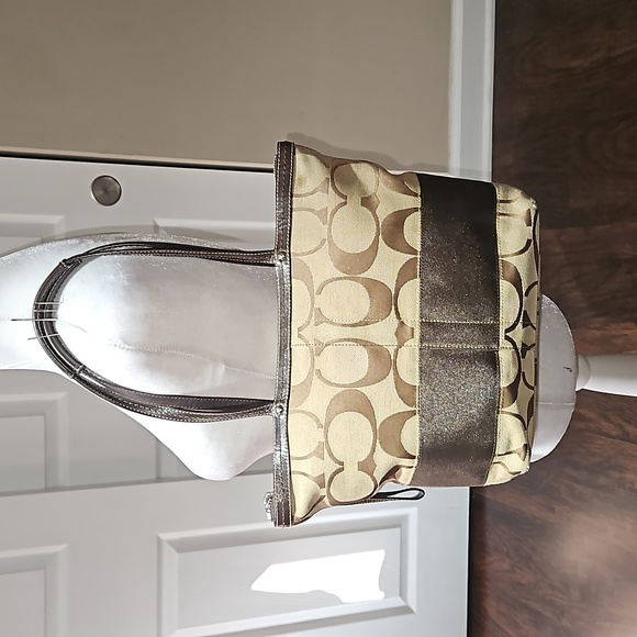 COACH F13548 AUTHENTIC SHOULDER BAG TAN, BROWN SIGNATURE CANVAS PREOWNED - Picture 7 of 12